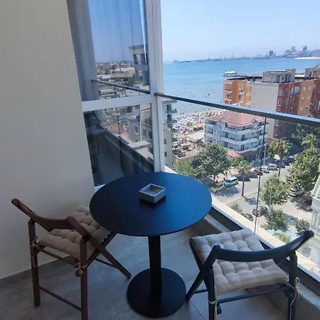 Lux Belmondo شقة دراس