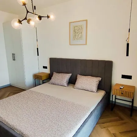 Lux Belmondo Apartament *