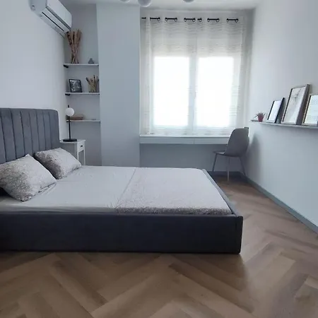 Lux Belmondo 公寓 Durrës